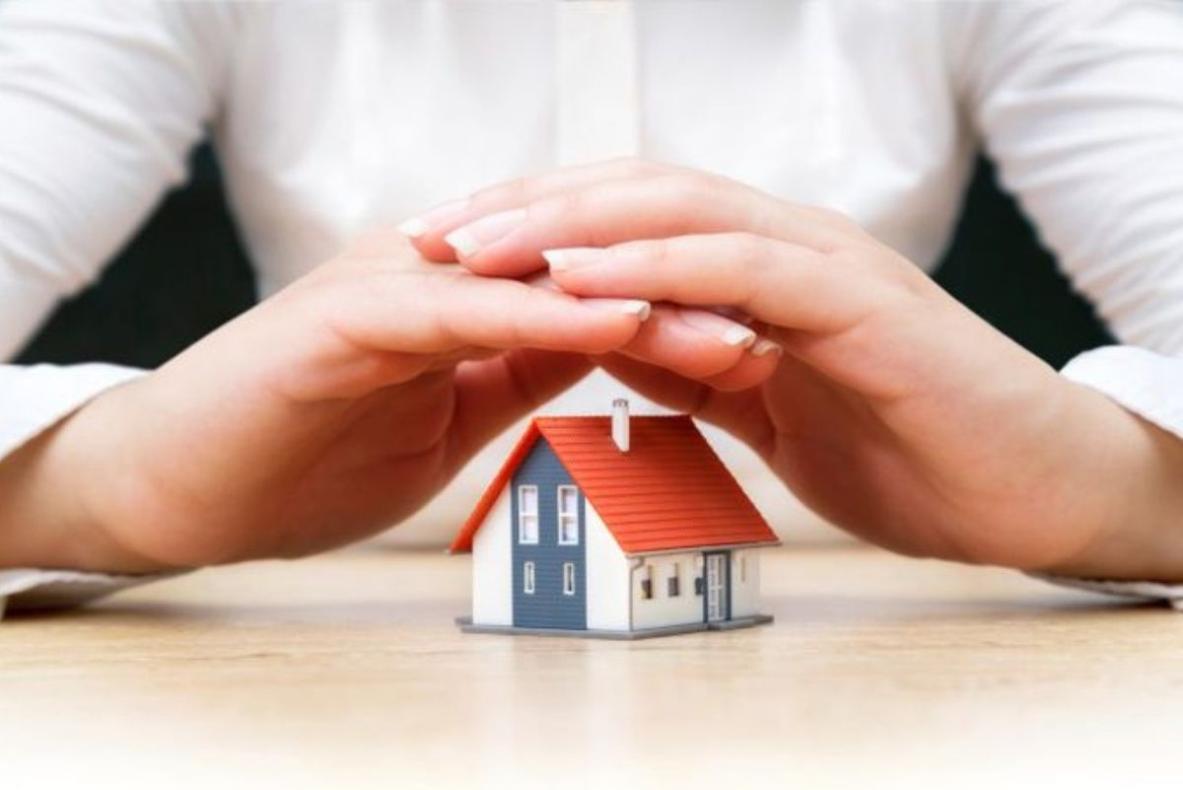 What is the Difference Between Mortgage and Mortgage Insurance?